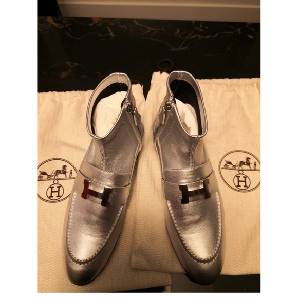 Hermes lady's ankle boots in silver leather - Picture 4 of 9